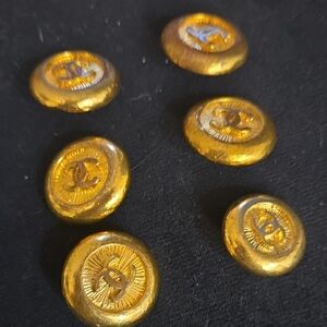 CHANEL Rare Item---adiant Gold Button Collection